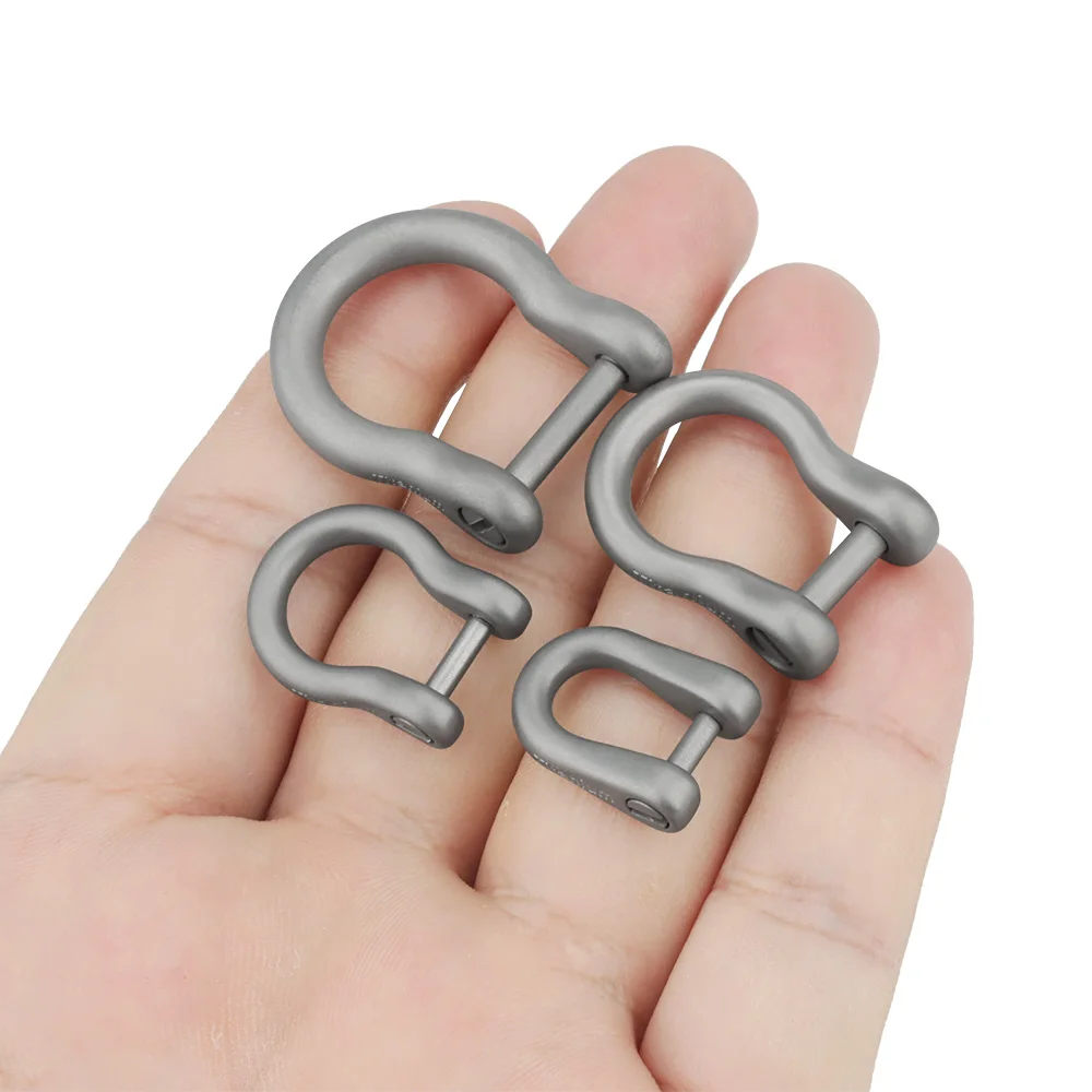 U-Shape Horseshoe Buckle